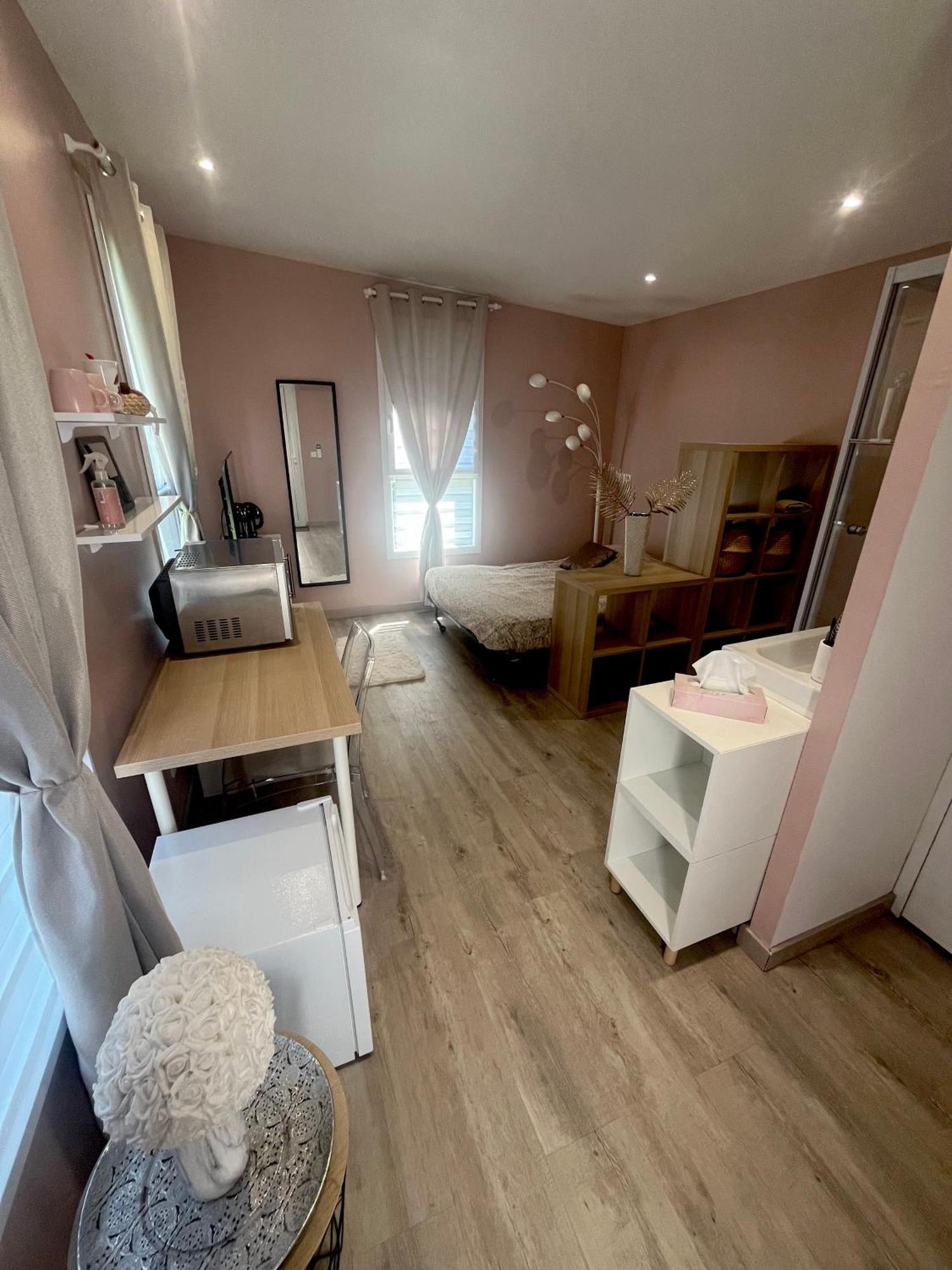 Apartamento Dependance Prive Saint-Thibault-des-Vignes Exterior foto