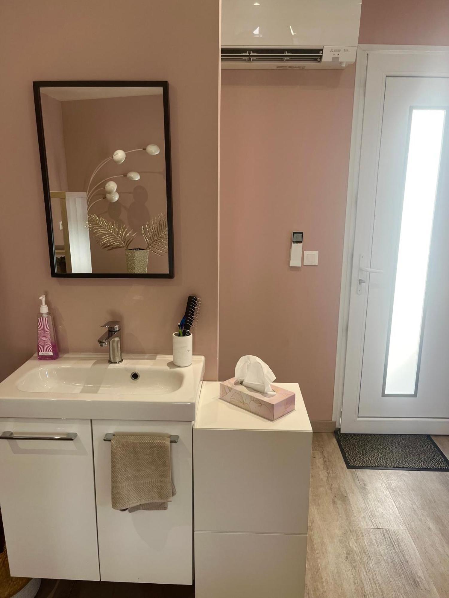 Apartamento Dependance Prive Saint-Thibault-des-Vignes Exterior foto